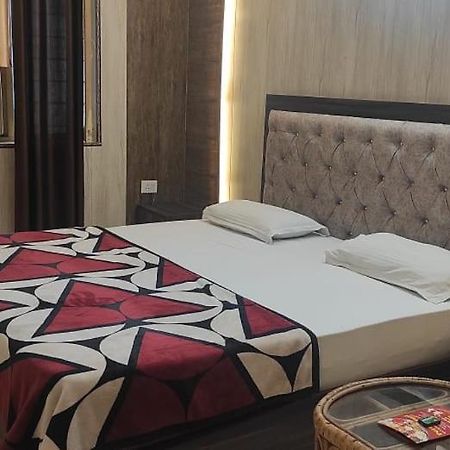 Hotel Shiv Ganga Rishikesh Bagian luar foto