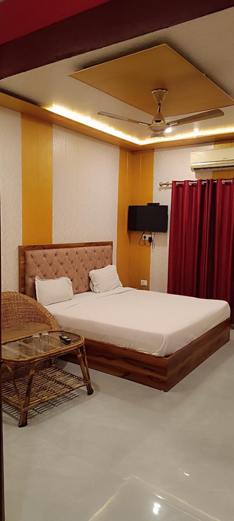 Hotel Shiv Ganga Rishikesh Bagian luar foto