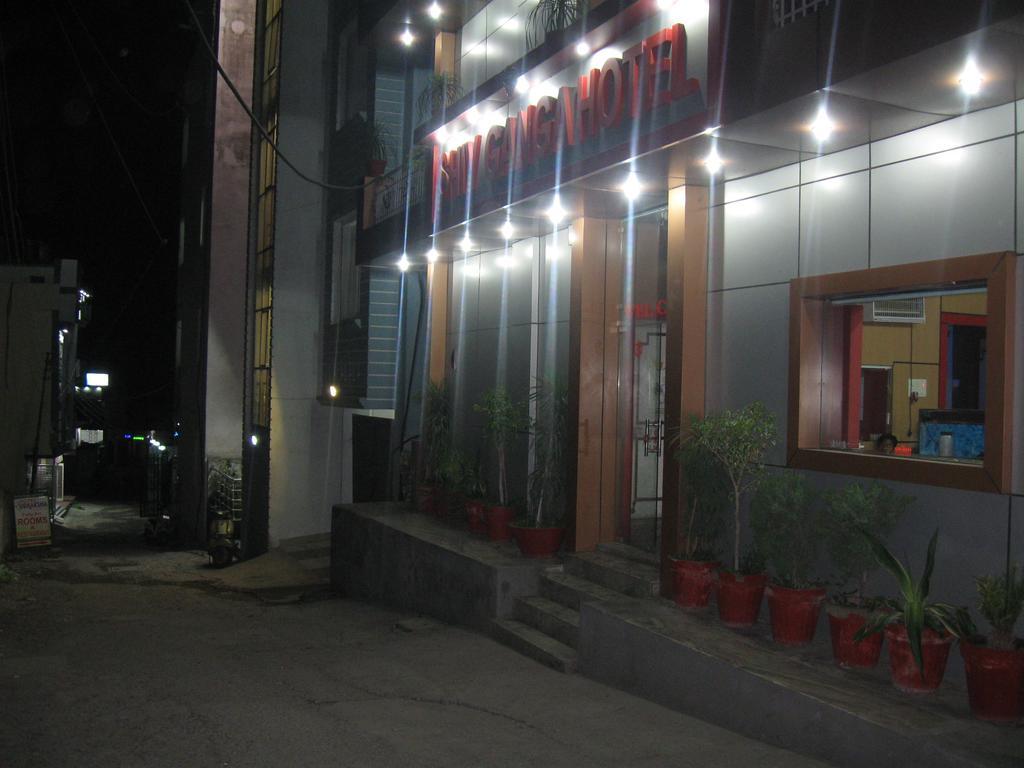 Hotel Shiv Ganga Rishikesh Bagian luar foto