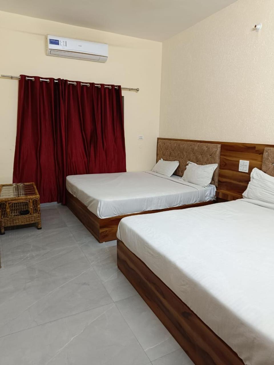 Hotel Shiv Ganga Rishikesh Bagian luar foto