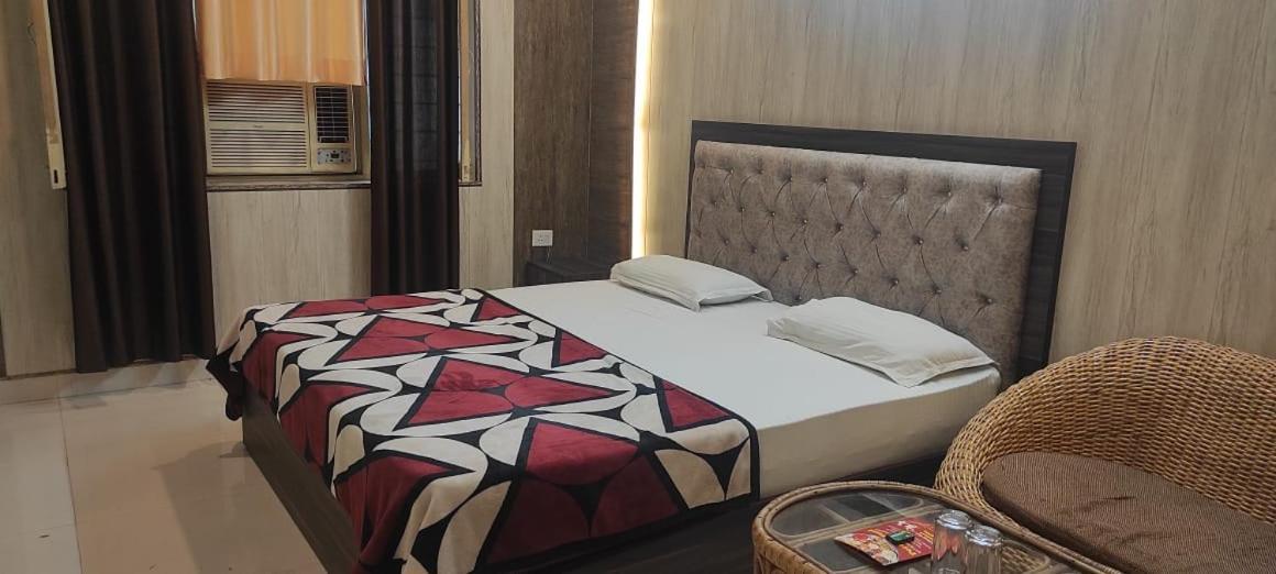 Hotel Shiv Ganga Rishikesh Bagian luar foto