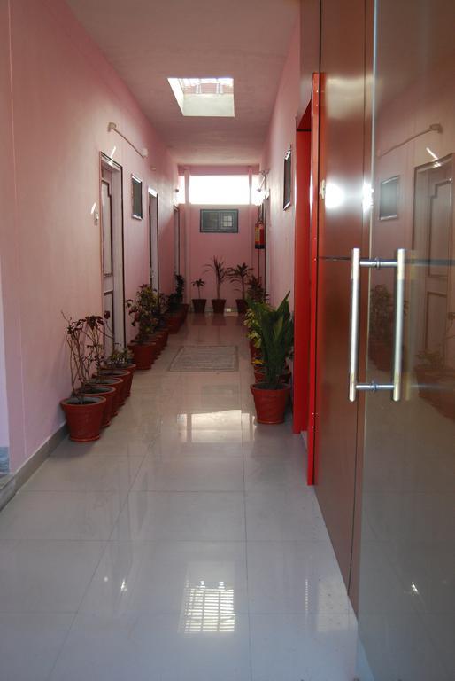 Hotel Shiv Ganga Rishikesh Bagian luar foto
